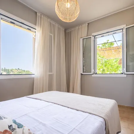 Agapanthus Retreat * Kouvalata